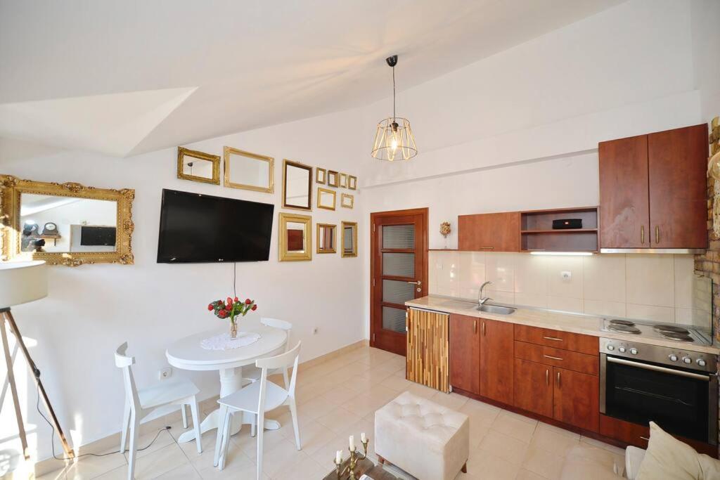 Stylish Apartment 22 Котор Екстер'єр фото